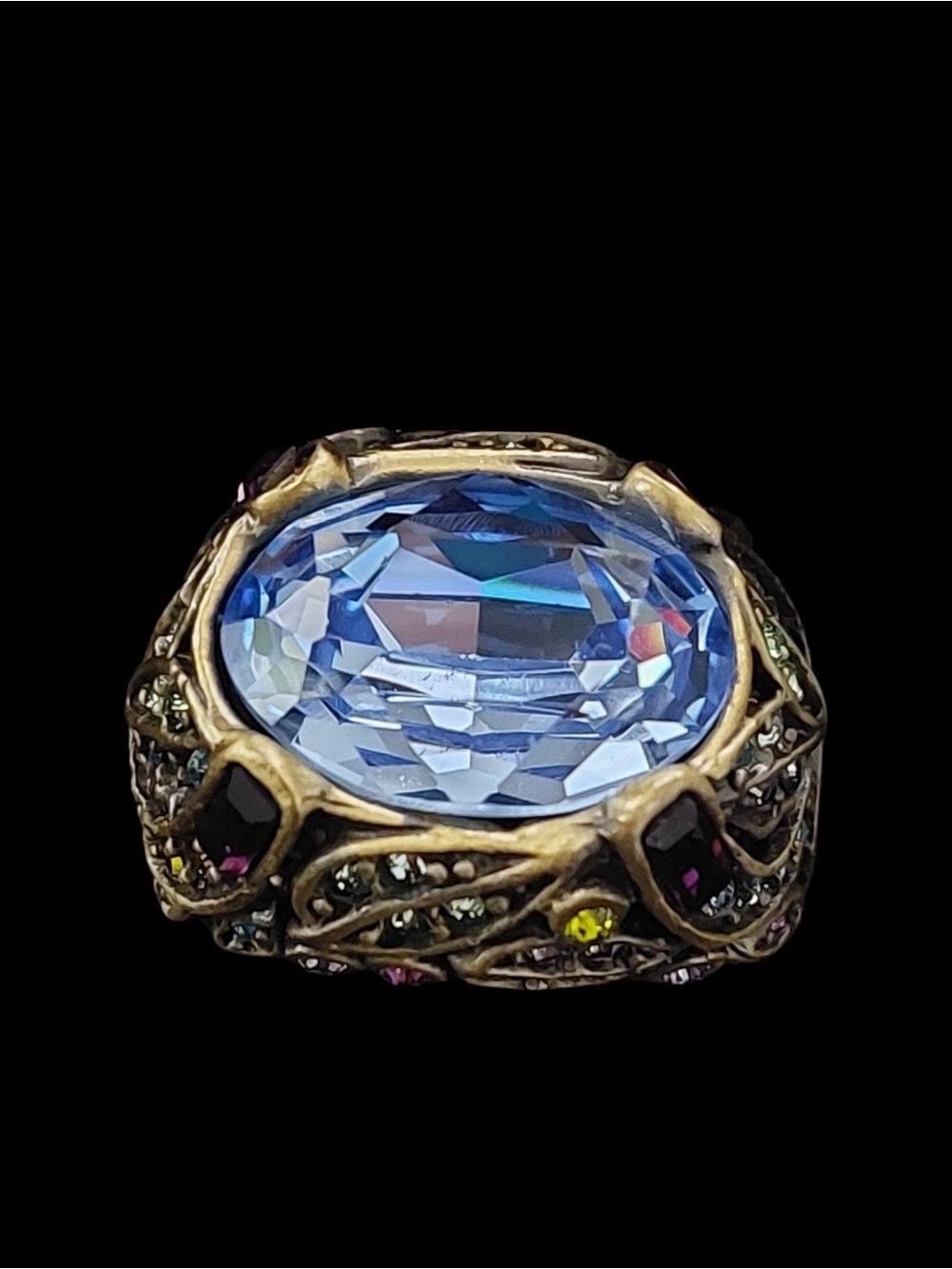 Heidi Daus "Dare To Wear" crystal cocktail statement ring. *Size 8